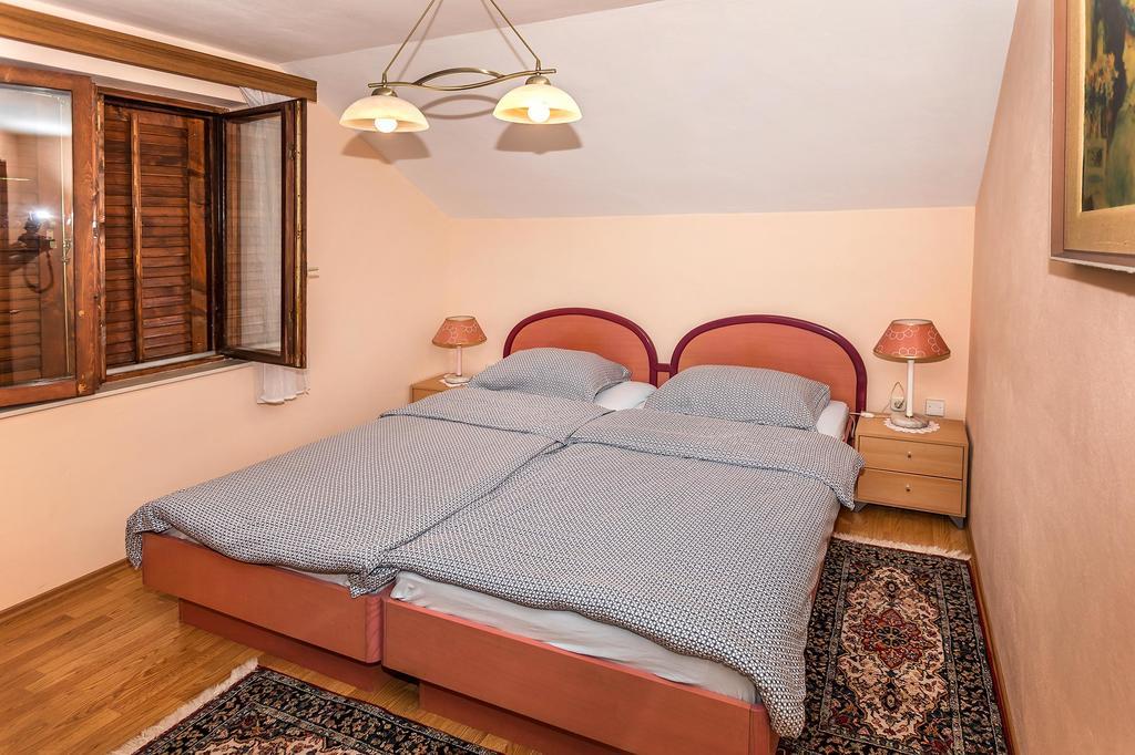 Apartment Vrilo Оточац Экстерьер фото