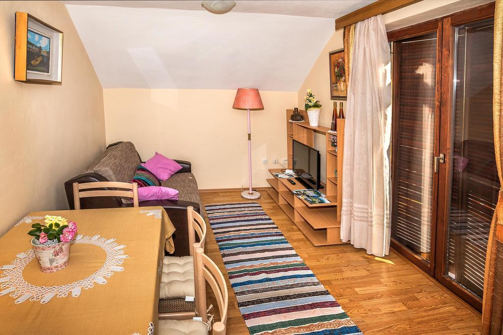 Apartment Vrilo Оточац Экстерьер фото